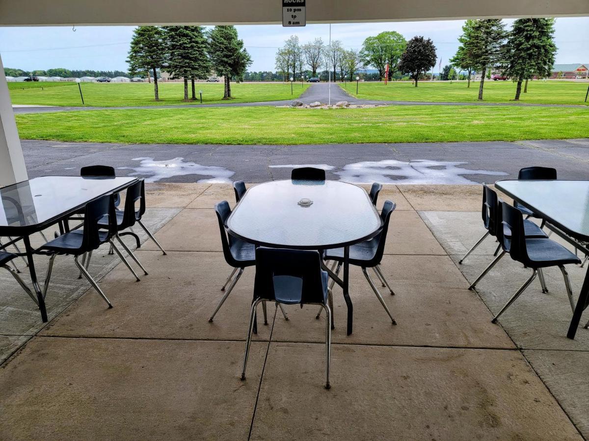 Skyview Motel - Prairie Du Sac Экстерьер фото