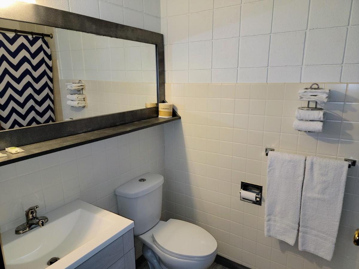 Skyview Motel - Prairie Du Sac Экстерьер фото