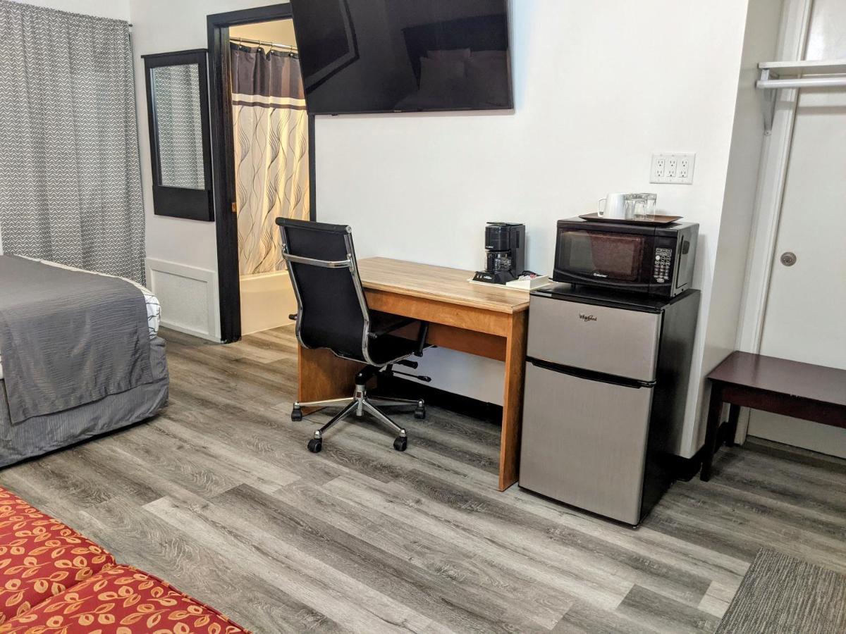 Skyview Motel - Prairie Du Sac Экстерьер фото